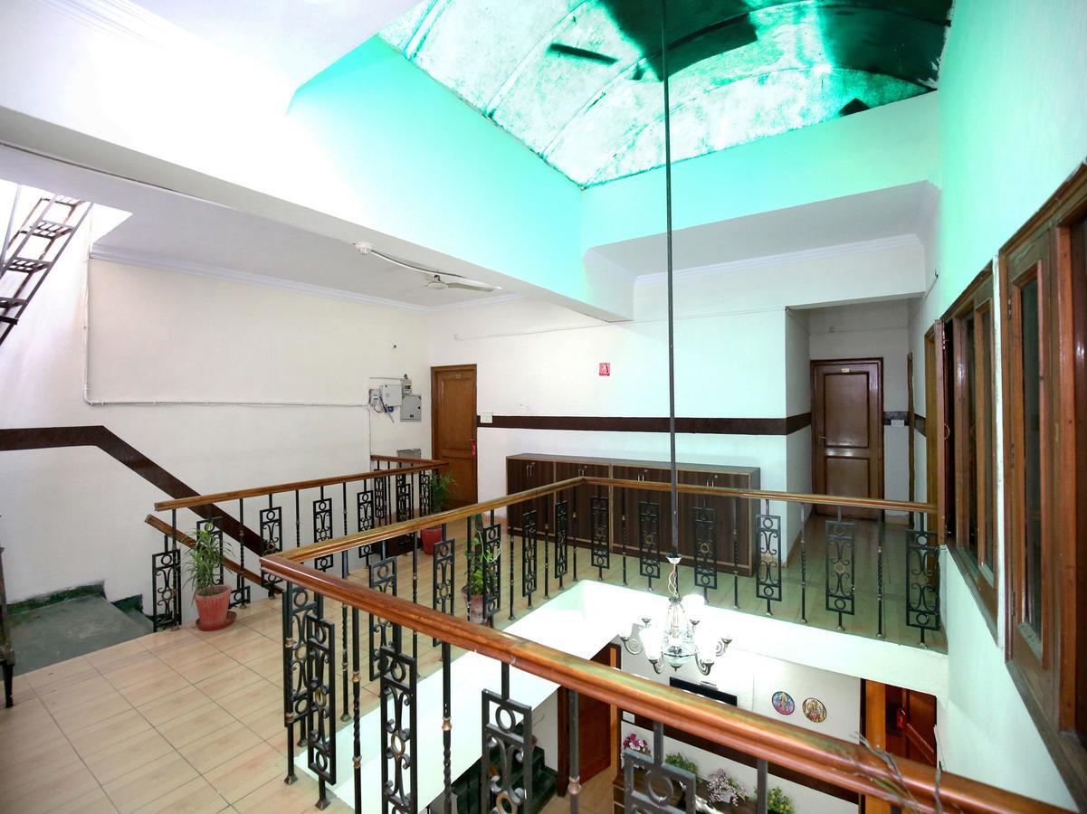 Oyo 3932 Welcome Residency 35 Hotel 2*